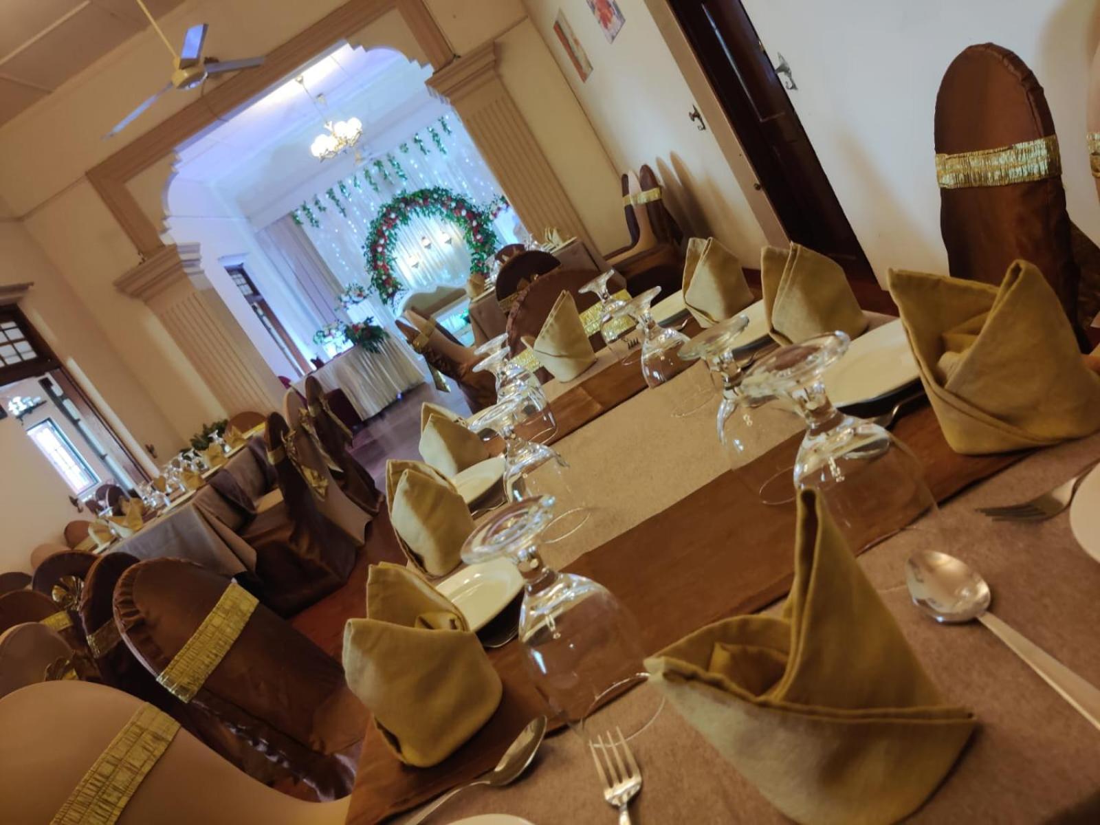 Grand Colonial Viveka Hotel Kurunegala Ngoại thất bức ảnh