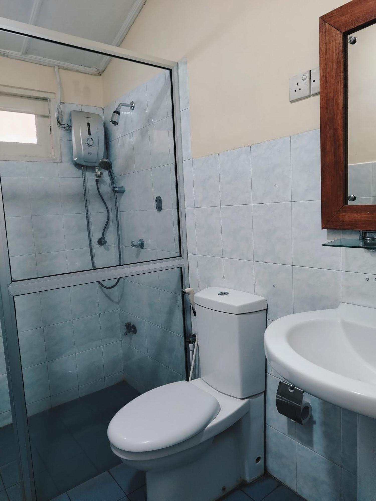 Grand Colonial Viveka Hotel Kurunegala Ngoại thất bức ảnh