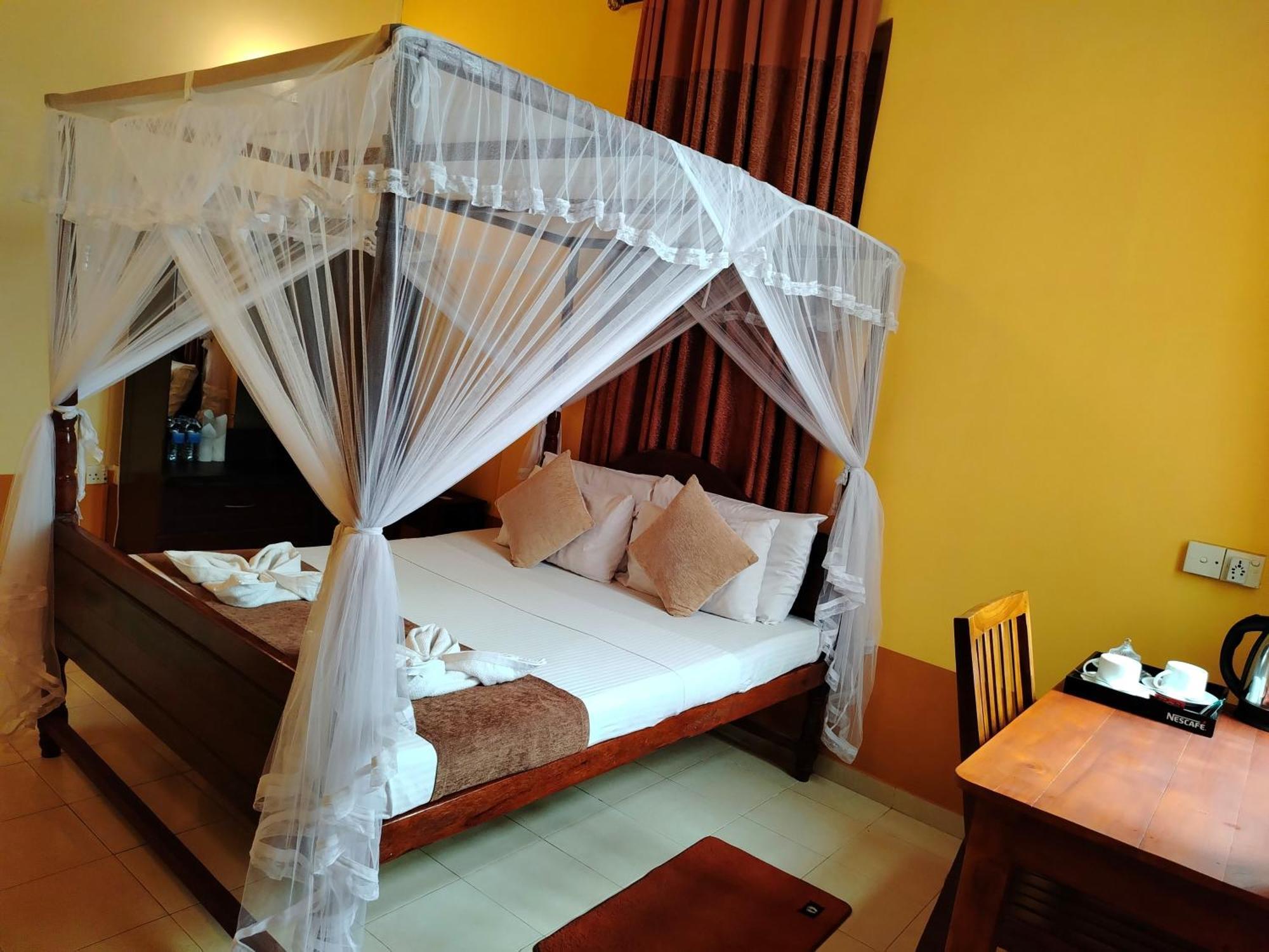 Grand Colonial Viveka Hotel Kurunegala Ngoại thất bức ảnh