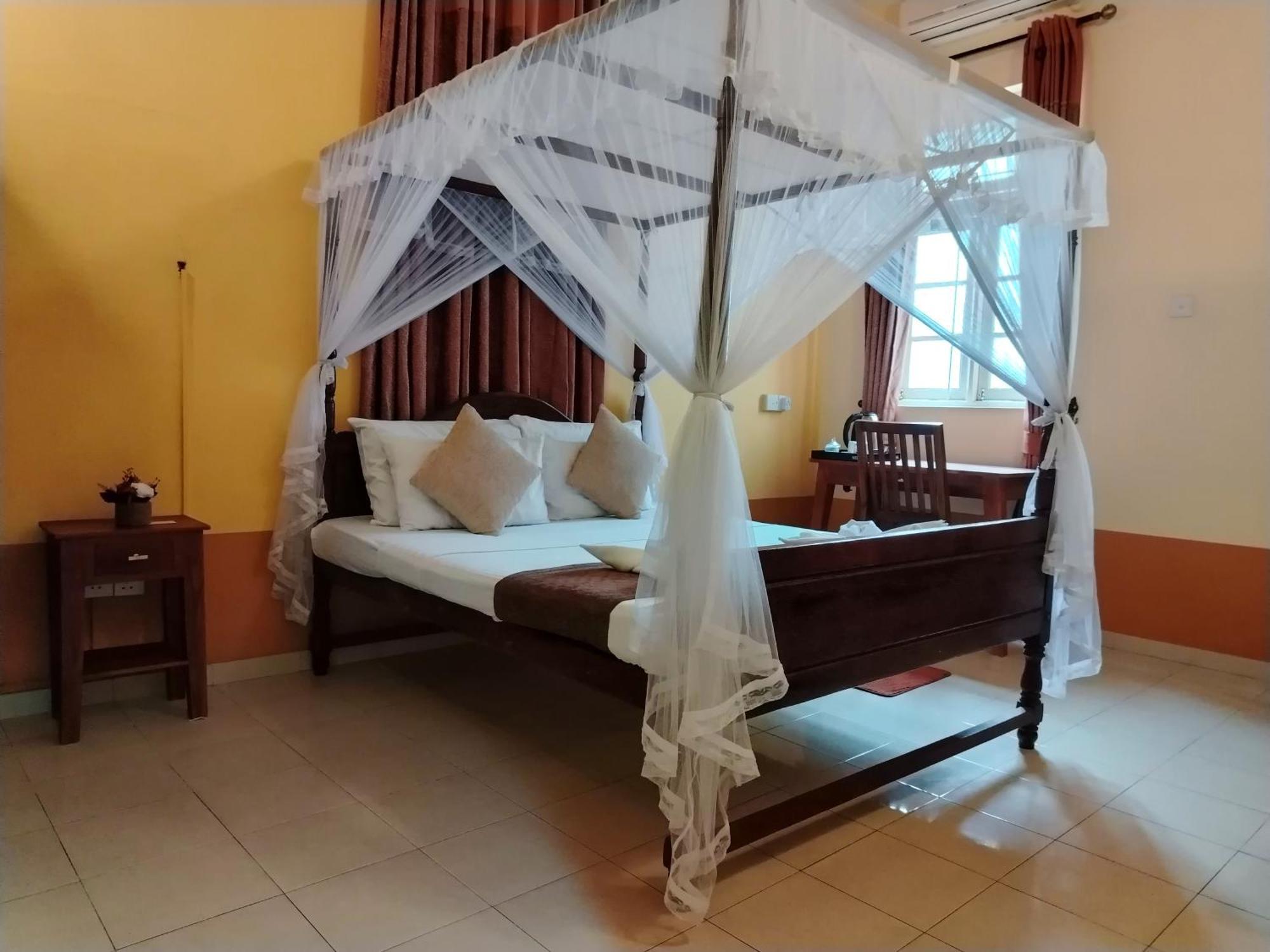 Grand Colonial Viveka Hotel Kurunegala Ngoại thất bức ảnh
